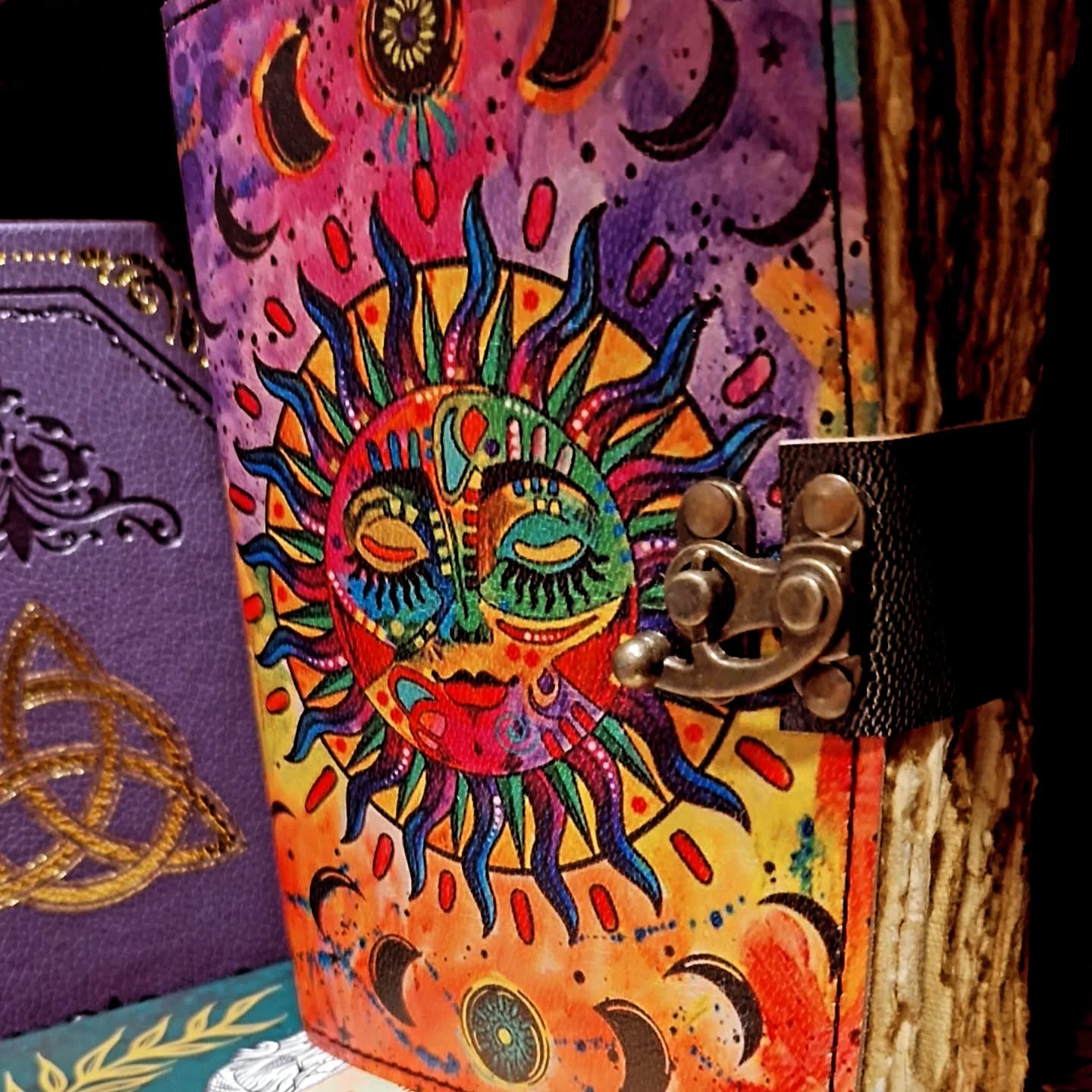 Grimoire en cuir vierge « soleil mystique »