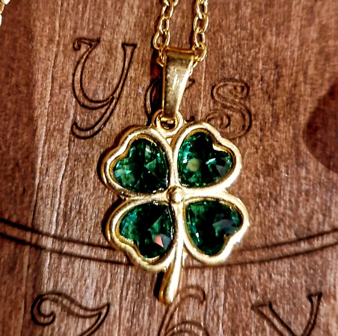 Collier trefle mystique - porte bonheur etincelant acier inoxydable oxyde de zirconium