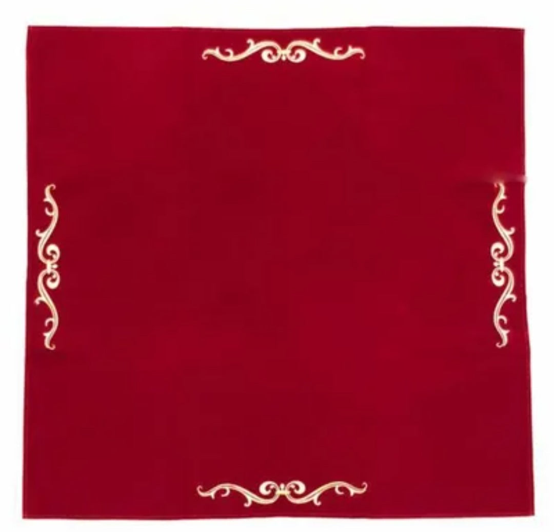Tapis-Nappe en Velours rouge arabesques brodées or pour Tarots