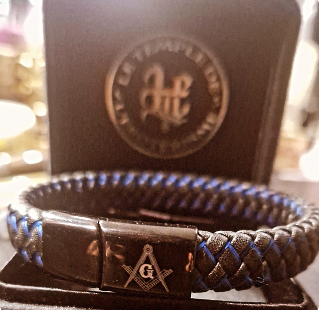 Bracelet maçonnique cuir noir et bleu équerre compas lettre G