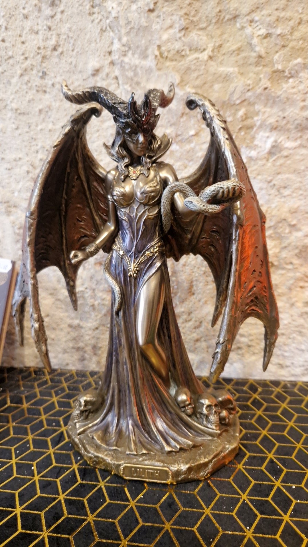 Statuette Lilith — Résine coulée à froid