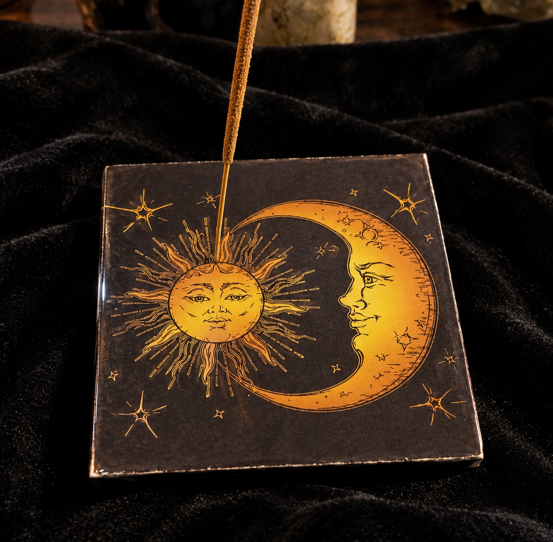 Porte-Encens Céleste en Bois – Harmonie du Soleil & de la Lune (10 x 10 cm)