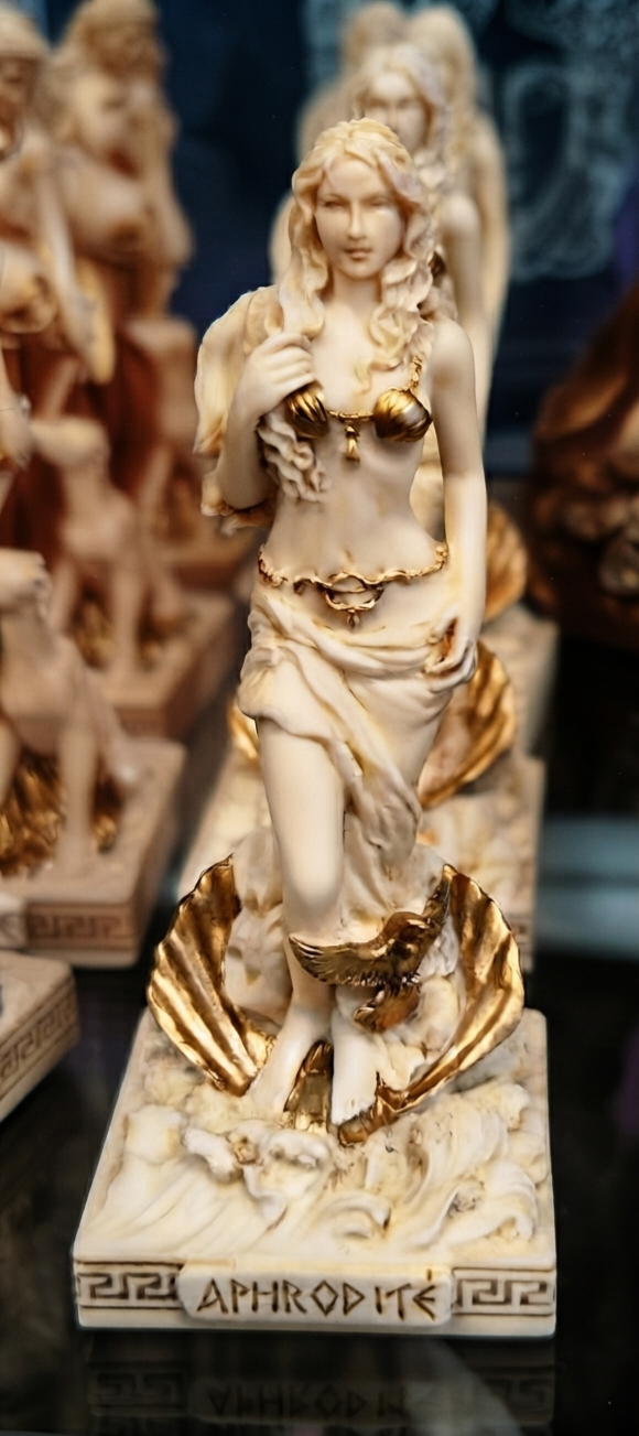 Figurine statuette miniature Aphrodite - Sorcellerie - Panthéon Grec- Hellénisme- Déesse de l'Amour en Résine (9 cm) peinte à la main