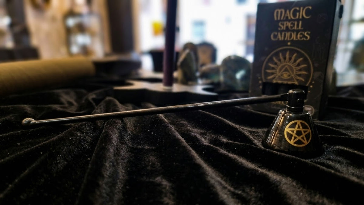 Éteignoir à Bougie Pentagramme Noir et Doré, Accessoire d'Autel
