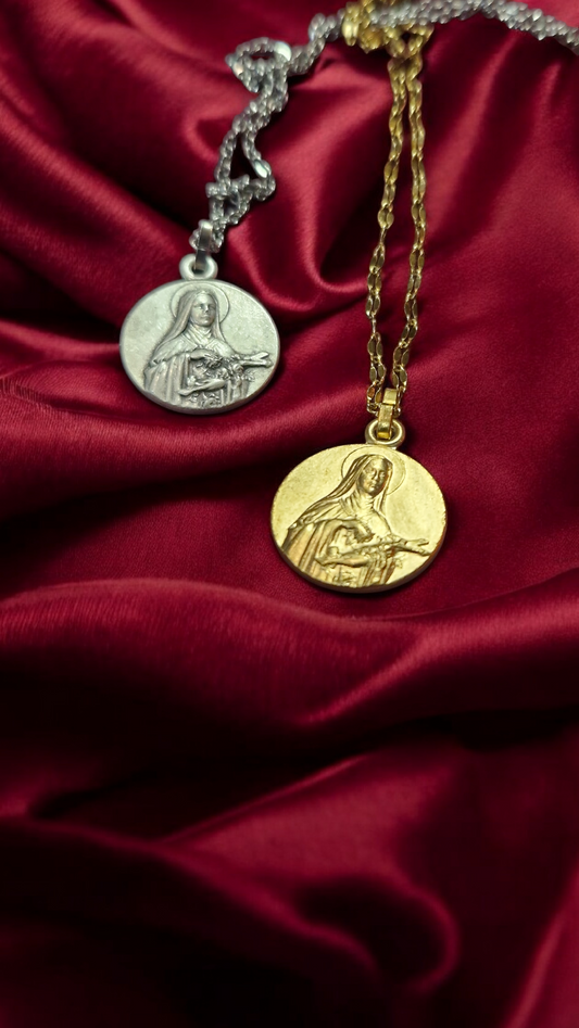 Collier médaille Sainte Thérèse - protection des enfants- Bien-être dans le couple