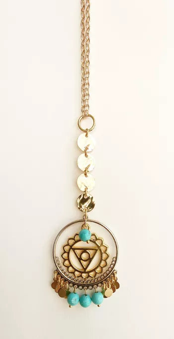 Collier chakra de la gorge plaqué or perles semi precieuses turquoise. Favrication artisanale