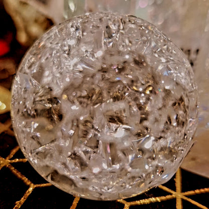 Sphère pierre cristal quartz aura craquelée