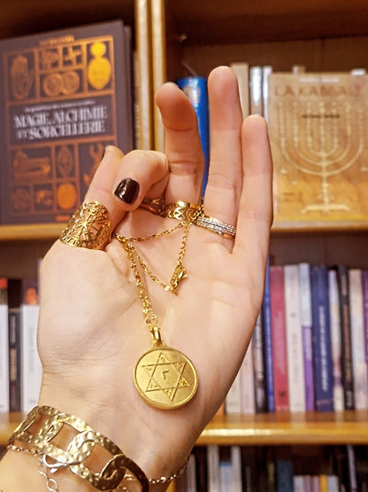 Collier Talisman de Protection – Double Sceau de Salomon et Pentagramme – Médaille dorée