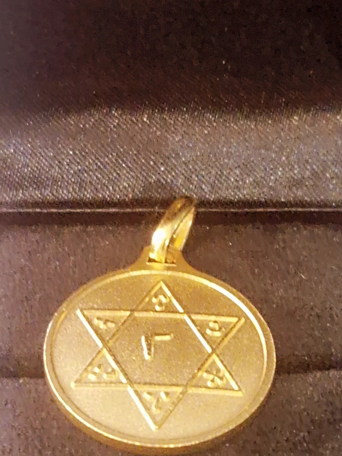 Collier Talisman de Protection – Double Sceau de Salomon et Pentagramme – Médaille dorée
