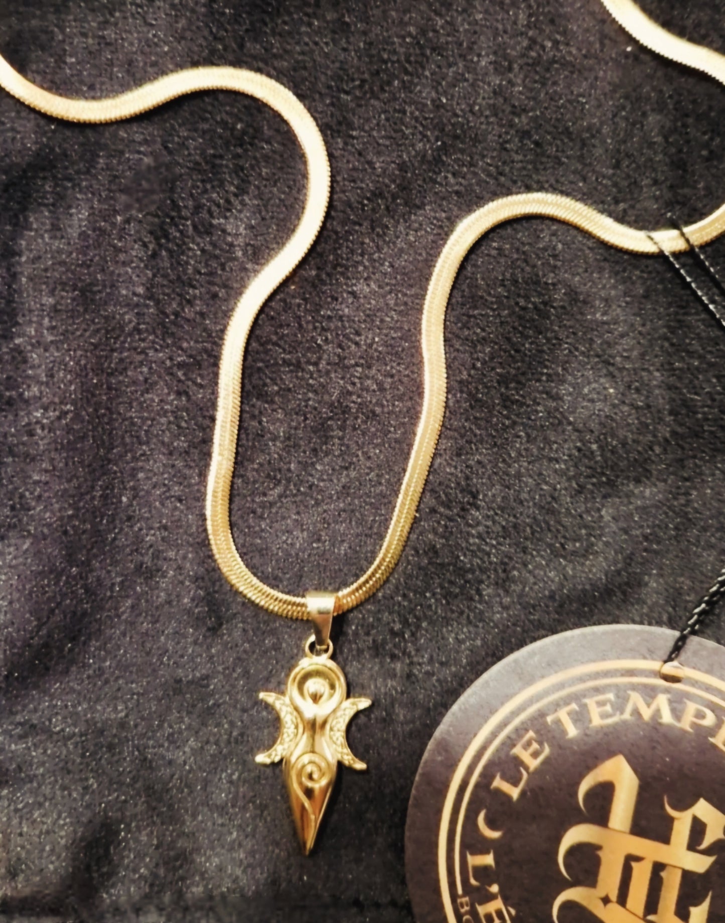 Collier Déesse triple lune acier inoxydable doré