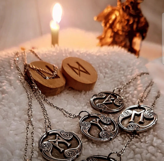 Collier Talisman Runes acier inoxydable Viking