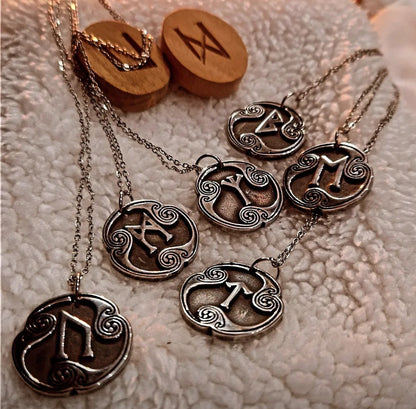 Collier Talisman Runes acier inoxydable Viking
