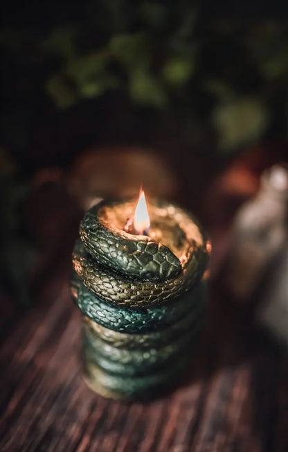 Bougie artisanale parfumée Serpent Tentateur – Parfum pomme rouge