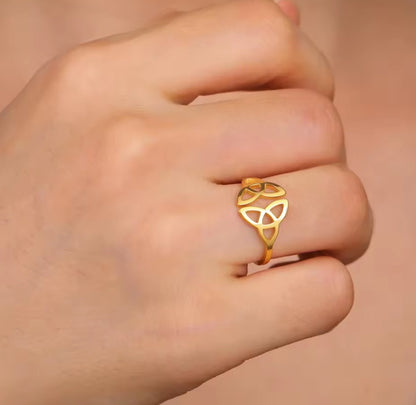 Bague Triquetra Celtique – Acier Inoxydable Doré ou Argenté – Bague Réglable
