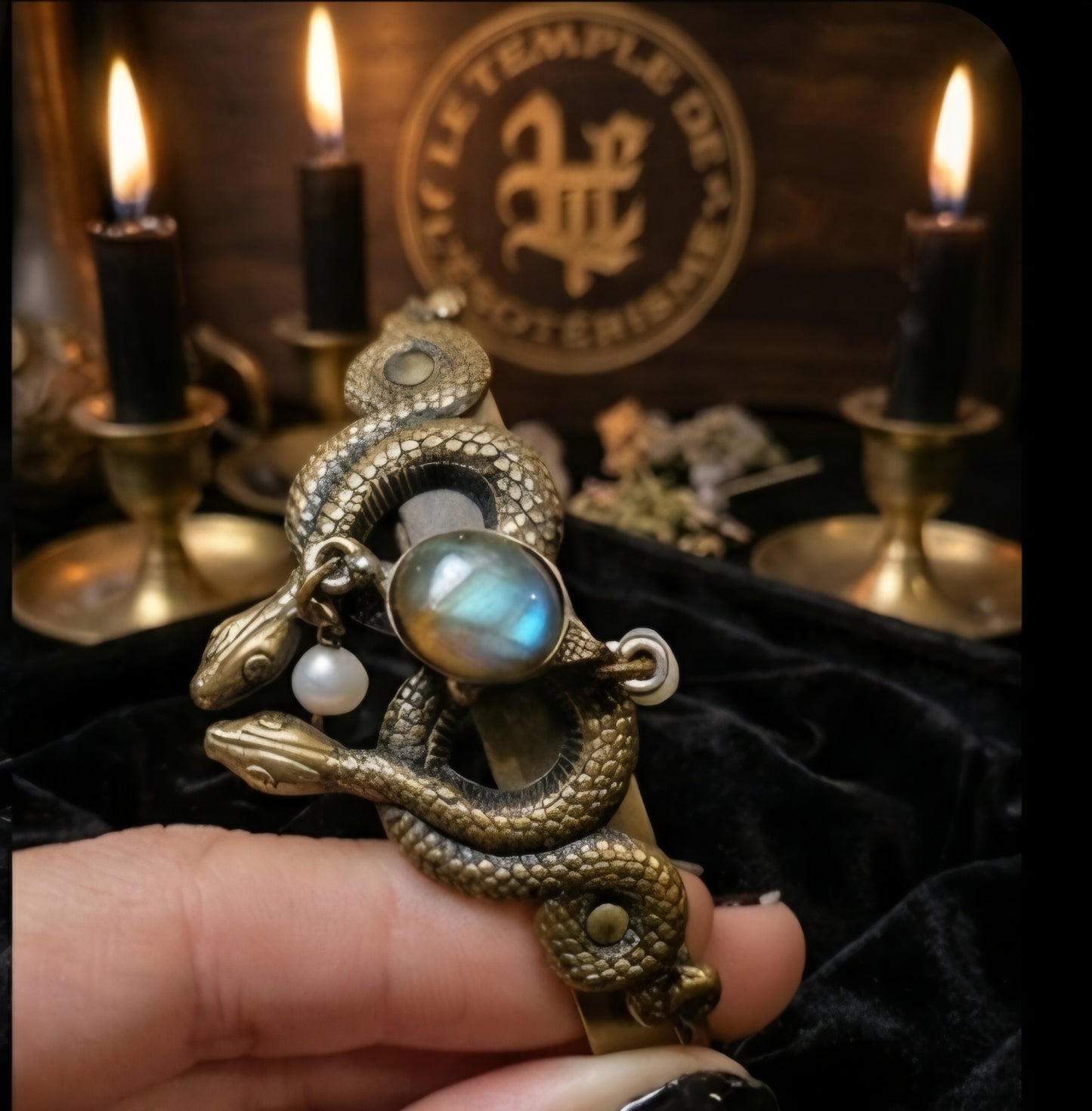Bracelet Manchette Serpent en Laiton Antique et Labradorite Naturelle – Bijou Ésotérique de Protection