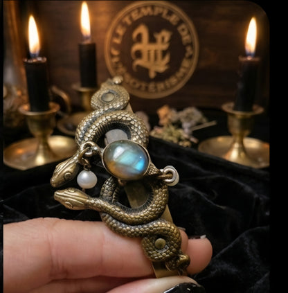 Bracelet Manchette Serpent en Laiton Antique et Labradorite Naturelle – Bijou Ésotérique de Protection
