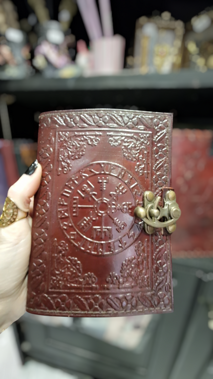 Grimoire en cuir marron Viking Vegvisir
