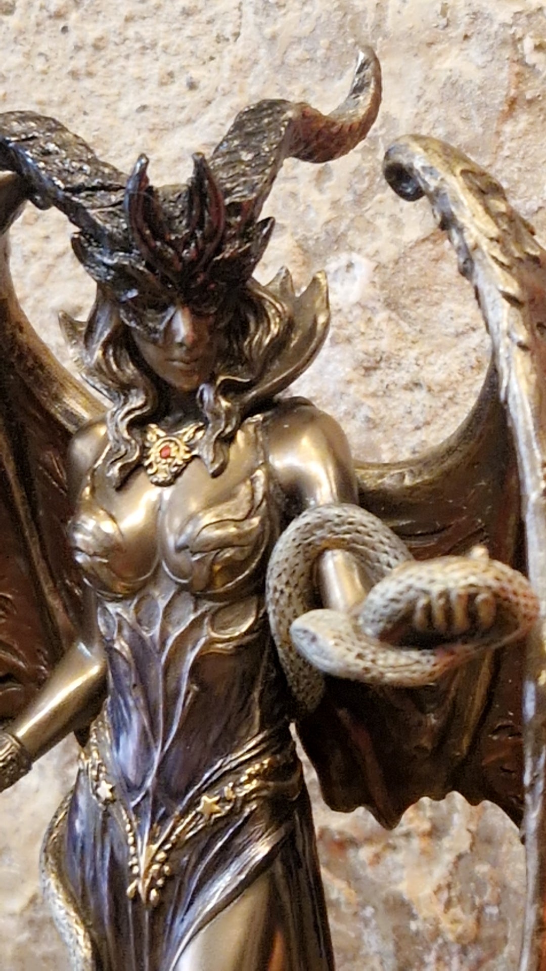 Statuette Lilith — Résine coulée à froid