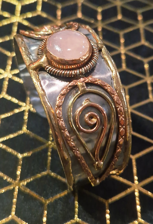 Bracelet manchette réglable quartz rose cuivre laiton acier - artisanat de Pondichery Inde