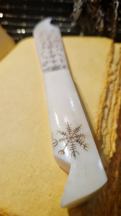 Athamé Vegvisir & Runes en Os de Buffle – Outil Rituel Nordique Artisanal