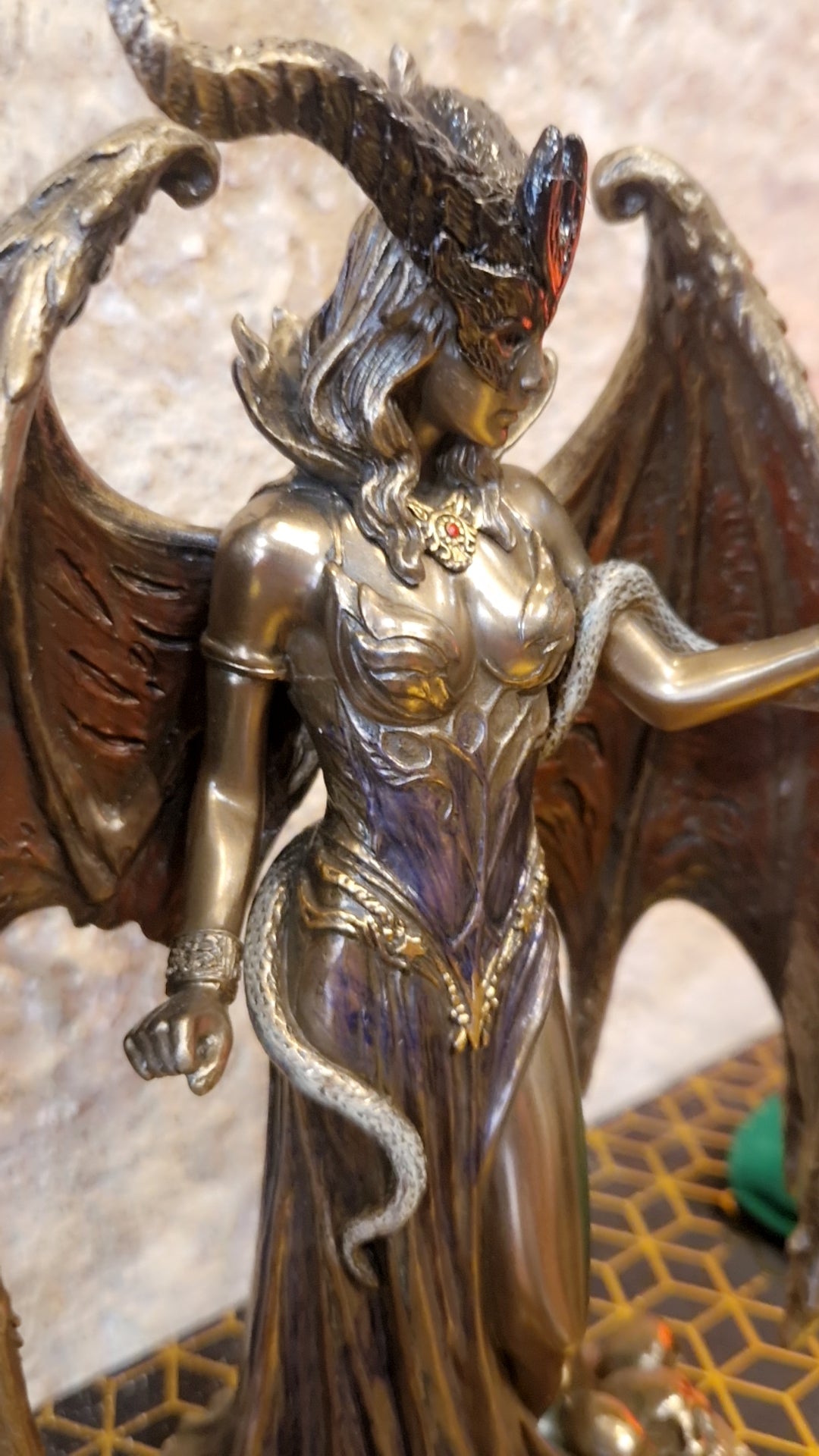 Statuette Lilith — Résine coulée à froid