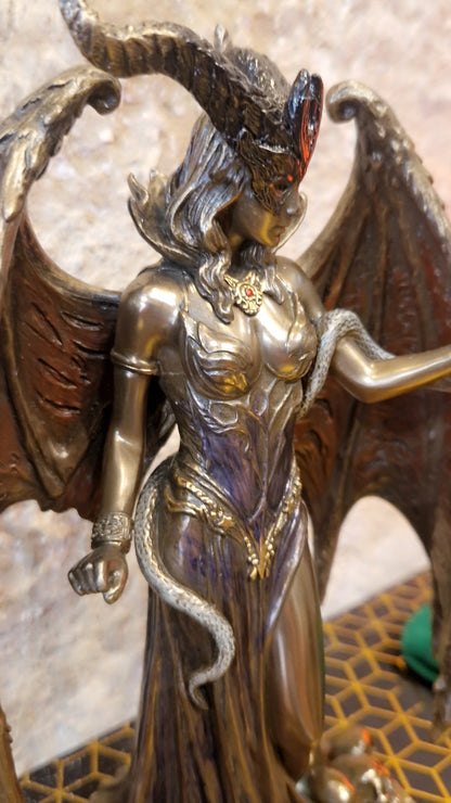 Statuette Lilith — Résine coulée à froid