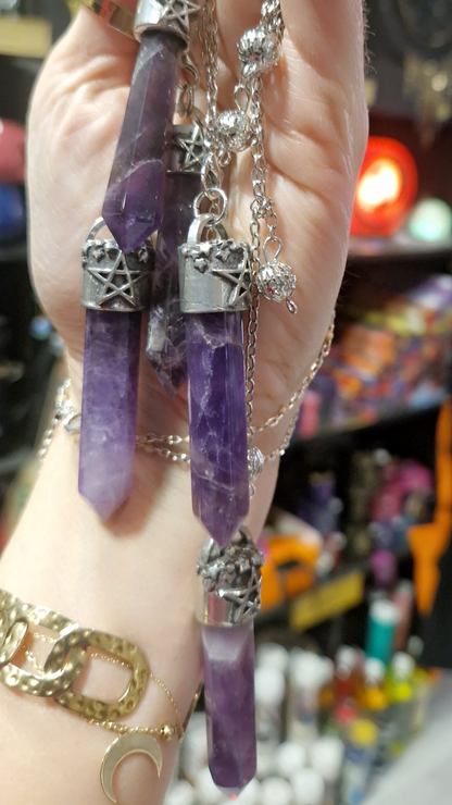 Pendule améthyste et étain pentagramme  + feuilles ( feuillage) sculptées- création artisanale - pièces uniques - livré dans sa boîte cadeau