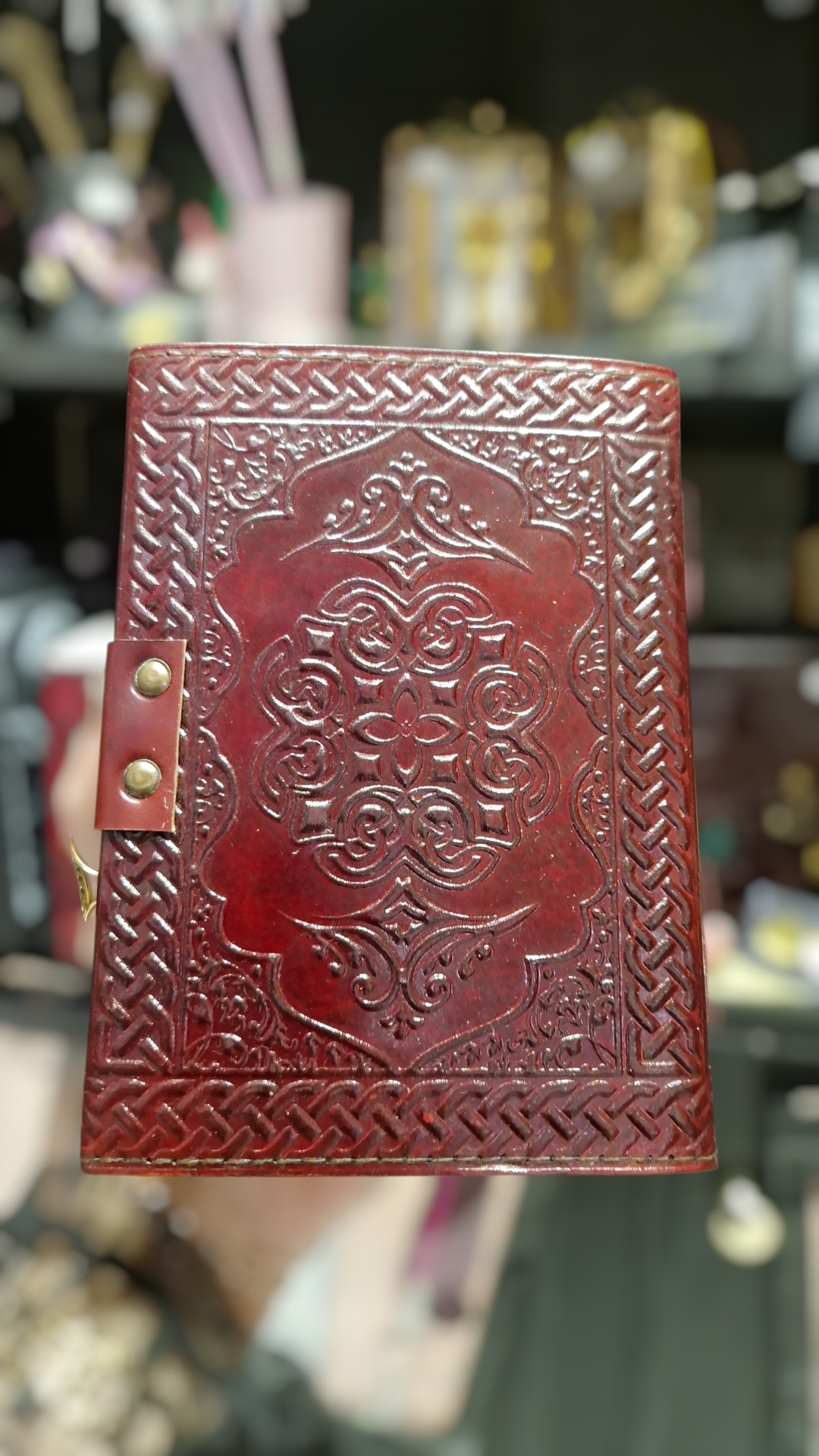 Grimoire en cuir marron - Déesse