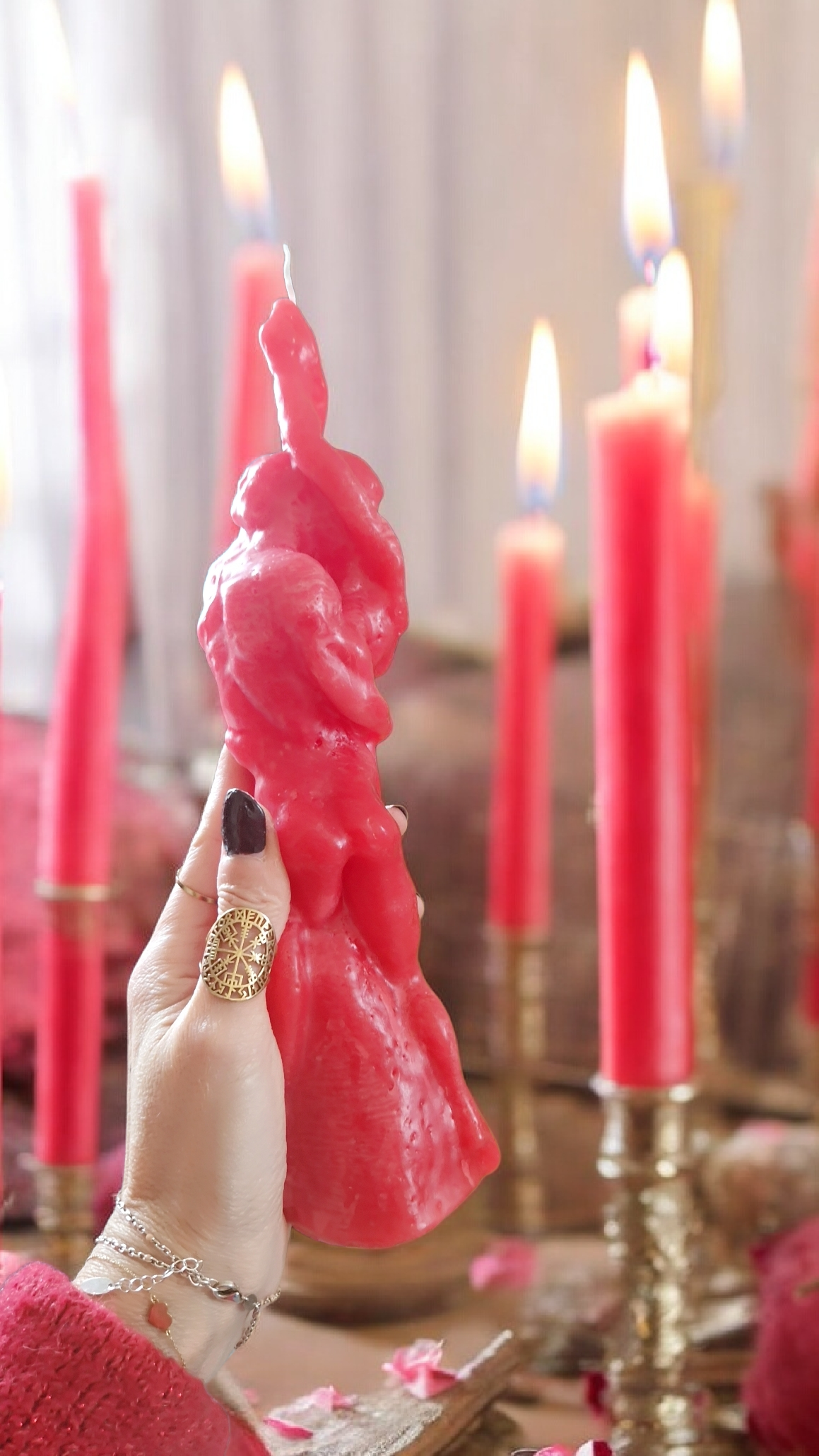 Bougie amour-passion : couple enlacé - magie rouge