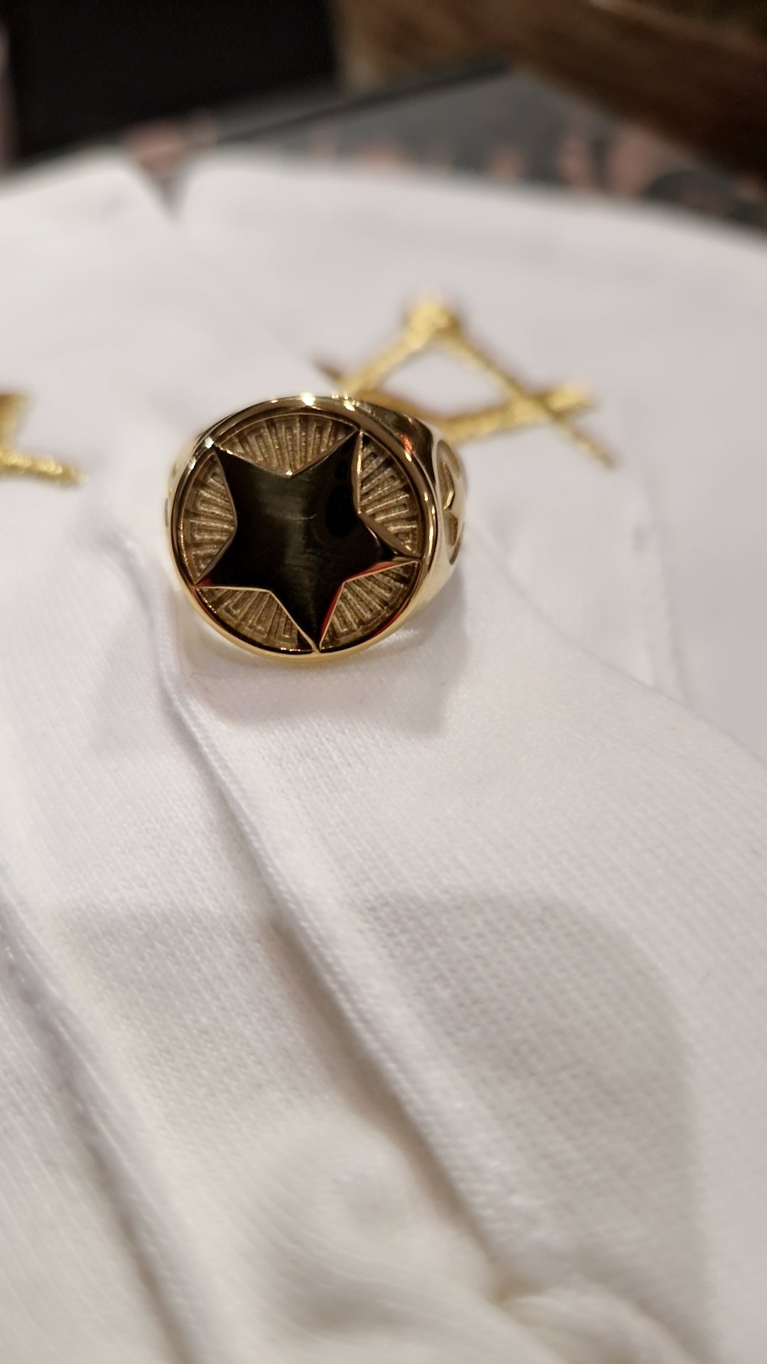 Bague chevalière étoile flamboyante compagnon franc-maçonaciydable doré