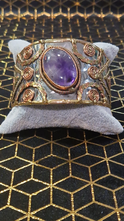 Bracelet Manchette réglable "Éminence" – Améthyste cuivre, laiton, acier, artisanat de Pondichéry