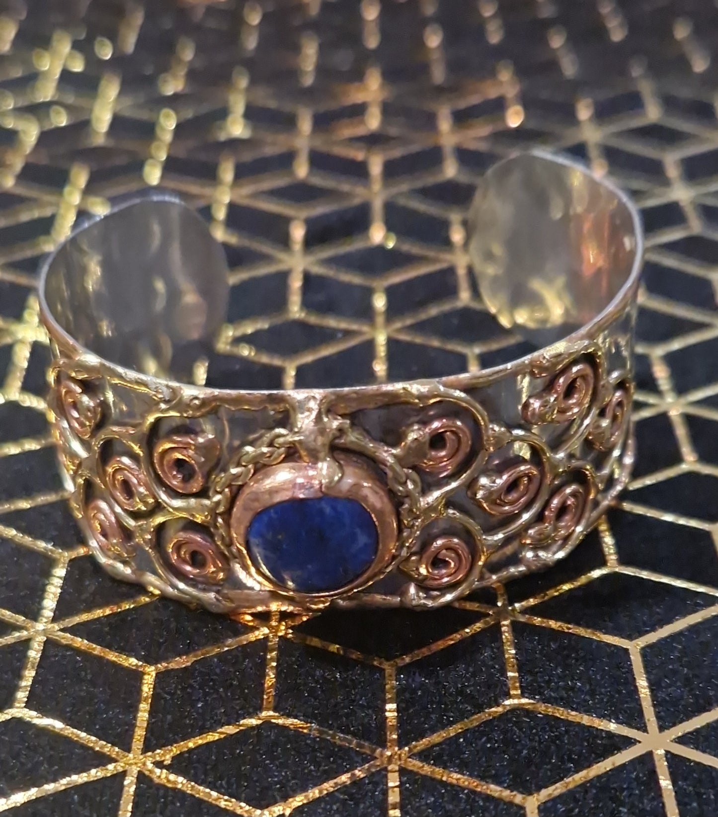 Bracelet manchette réglable lapis lazuli cuivre laiton acier - artisanat de Pondichery Inde