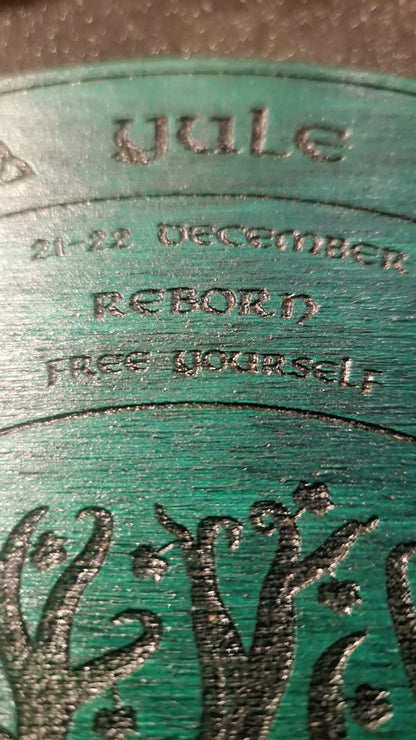 Planche d'autel- Roue de l’Année avec Arbre de Vie – Yggdrasil – Planche d’Autel en Bois Gravé – 25 cm