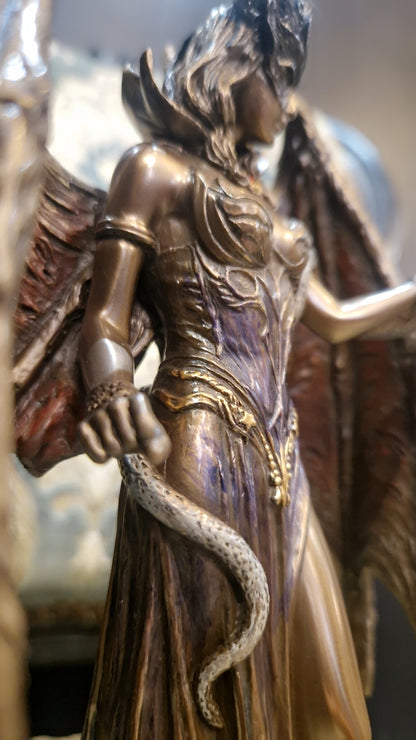Statuette Lilith — Résine coulée à froid