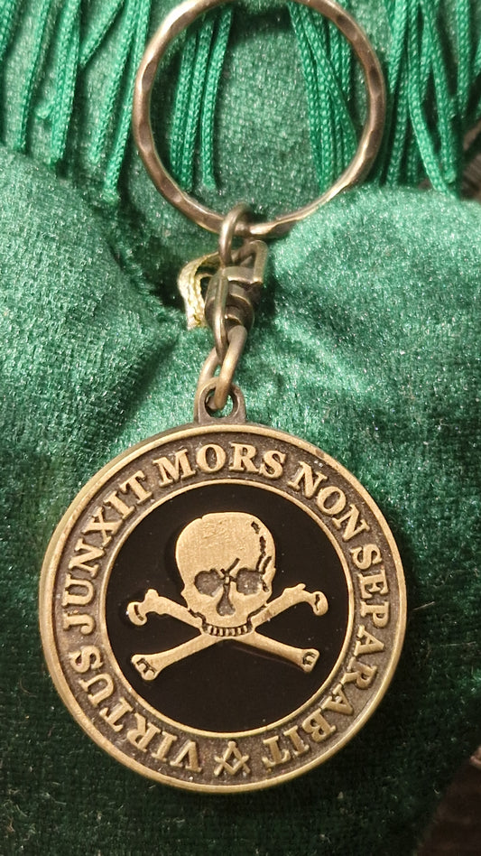 Porte clé franc maçon - Virtus Junxit Mors Non Separabit.  Résine Bronze antique