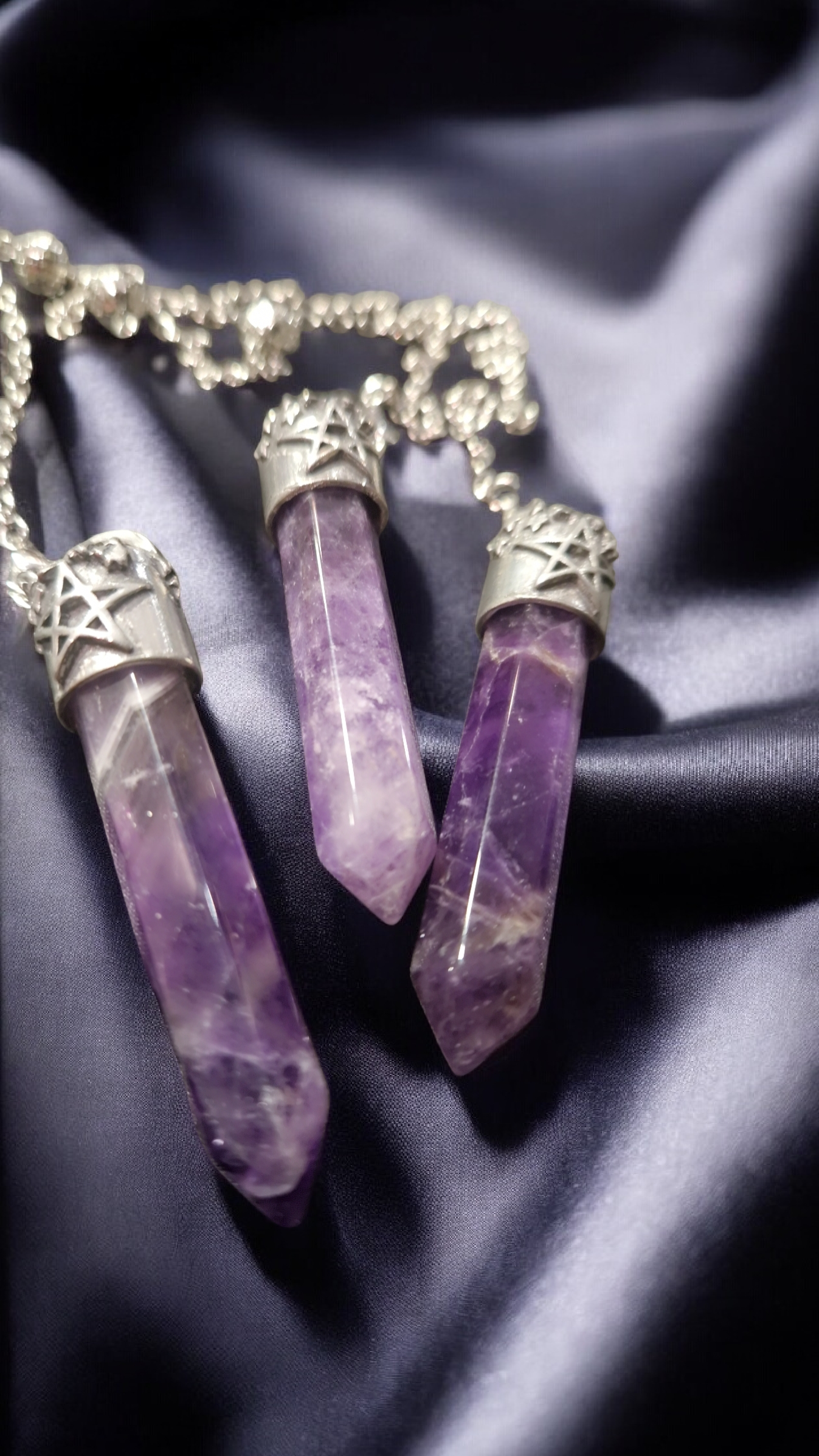 Pendule améthyste et étain pentagramme  + feuilles ( feuillage) sculptées- création artisanale - pièces uniques - livré dans sa boîte cadeau