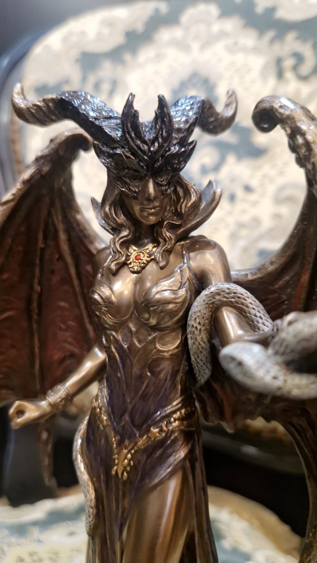 Statuette Lilith — Résine coulée à froid