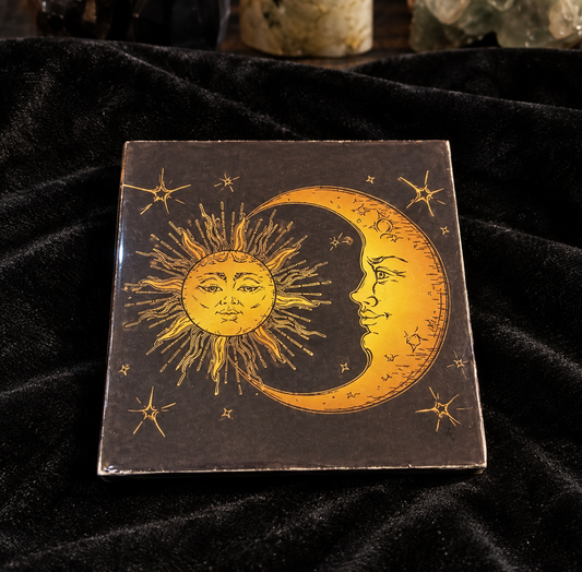 Porte-Encens Céleste en Bois – Harmonie du Soleil & de la Lune (10 x 10 cm)